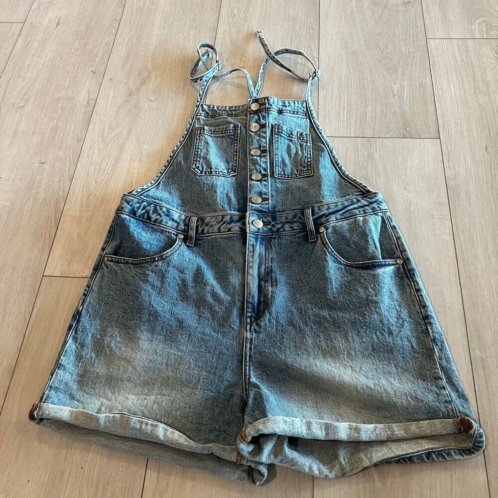 Cleo + Wolf women’s demin overfalls size L